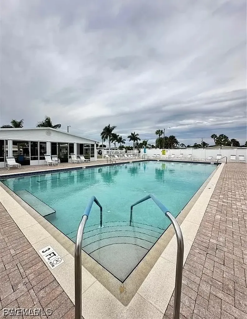 216 Captains Walk North Fort Myers FL 33917