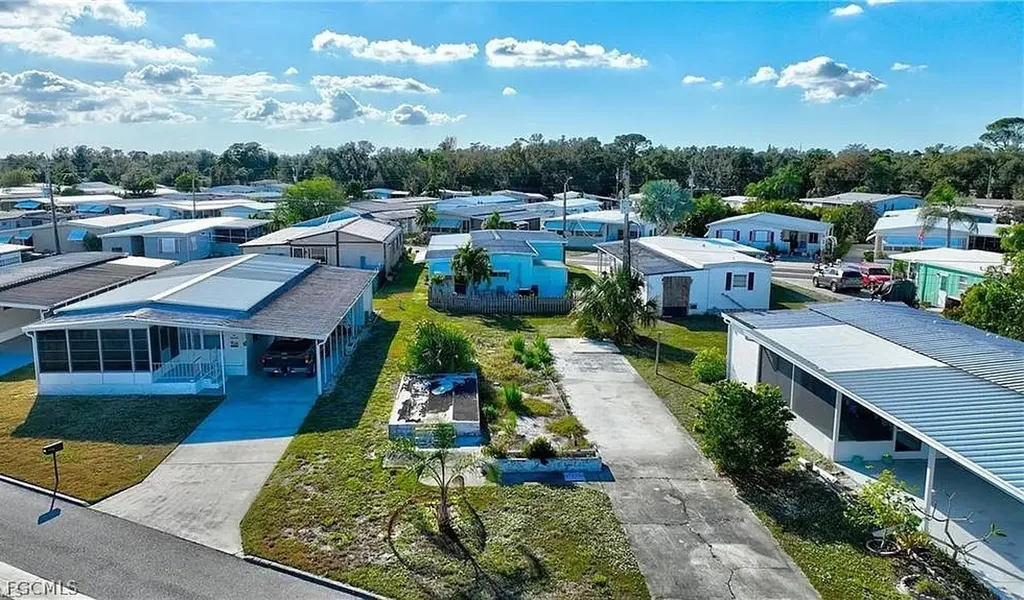 216 Captains Walk North Fort Myers FL 33917