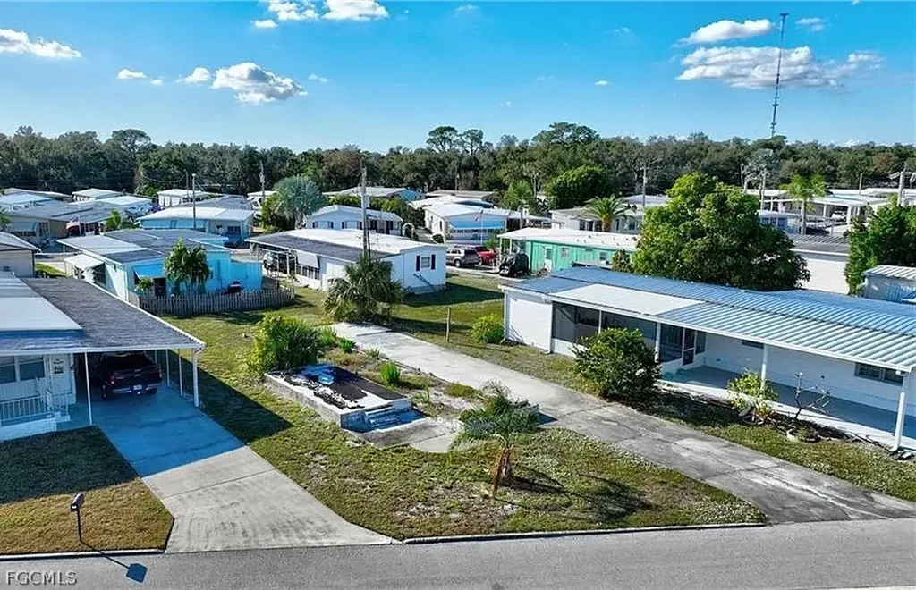 216 Captains Walk North Fort Myers FL 33917