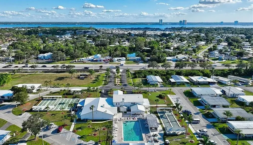 216 Captains Walk North Fort Myers FL 33917