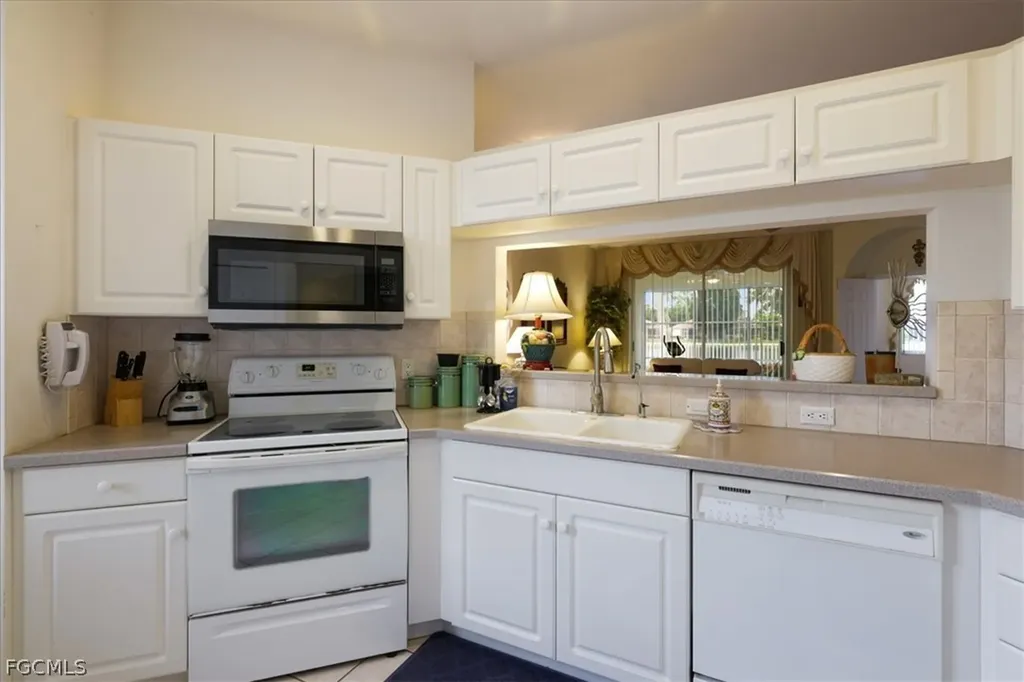 7685 Bay Lake Drive Fort Myers FL 33907