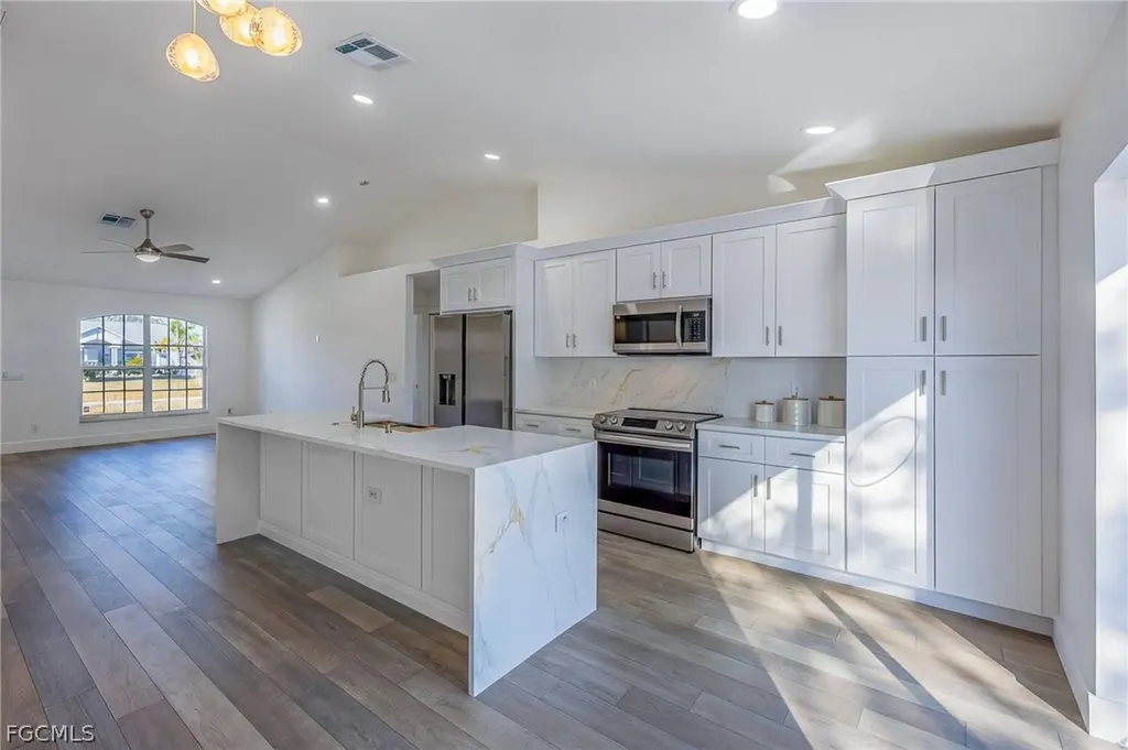 2718 NW 5th Street Cape Coral FL 33993