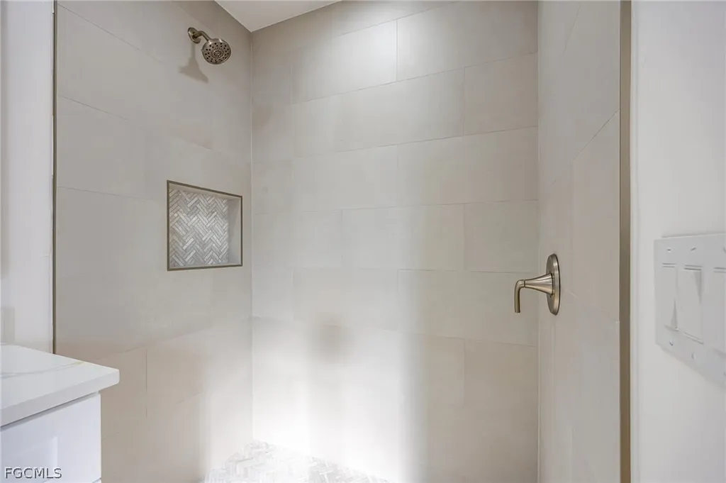 2718 NW 5th Street Cape Coral FL 33993