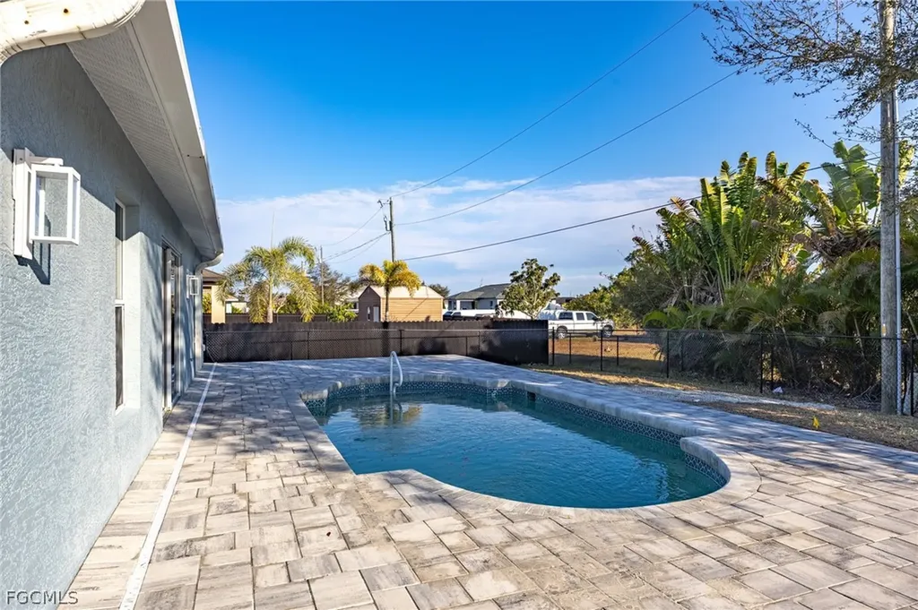 2718 NW 5th Street Cape Coral FL 33993
