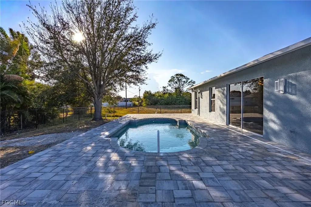2718 NW 5th Street Cape Coral FL 33993