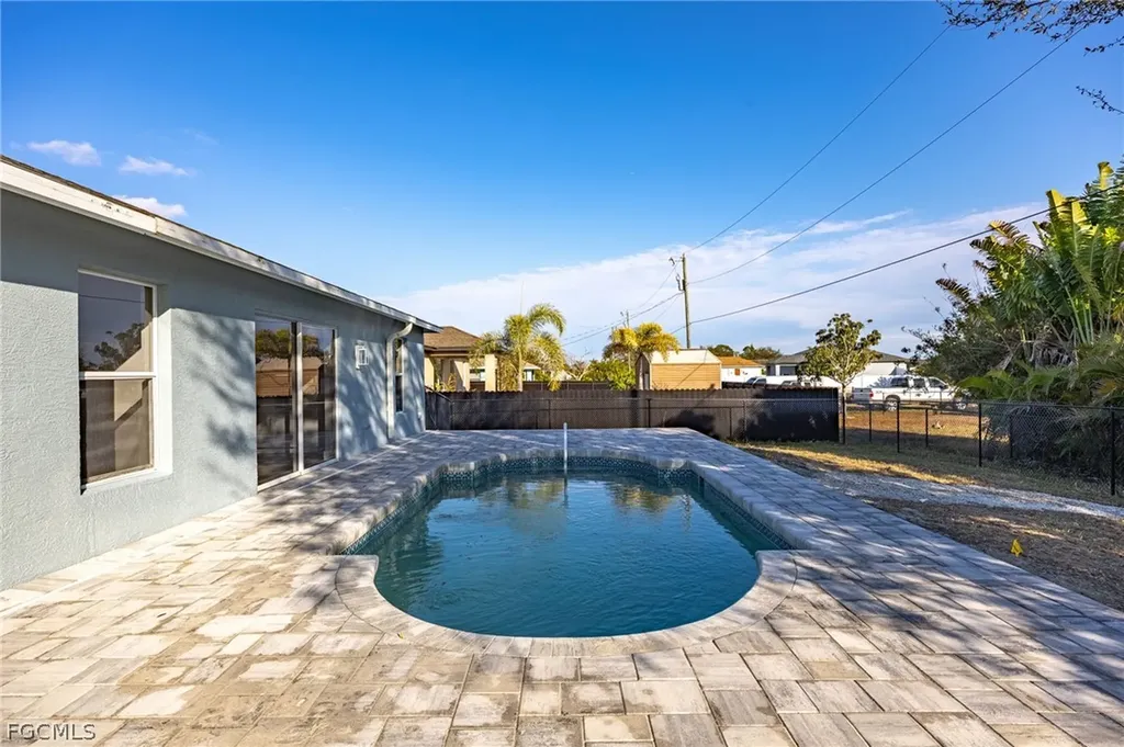 2718 NW 5th Street Cape Coral FL 33993