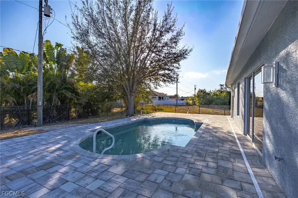 2718 NW 5th Street Cape Coral FL 33993