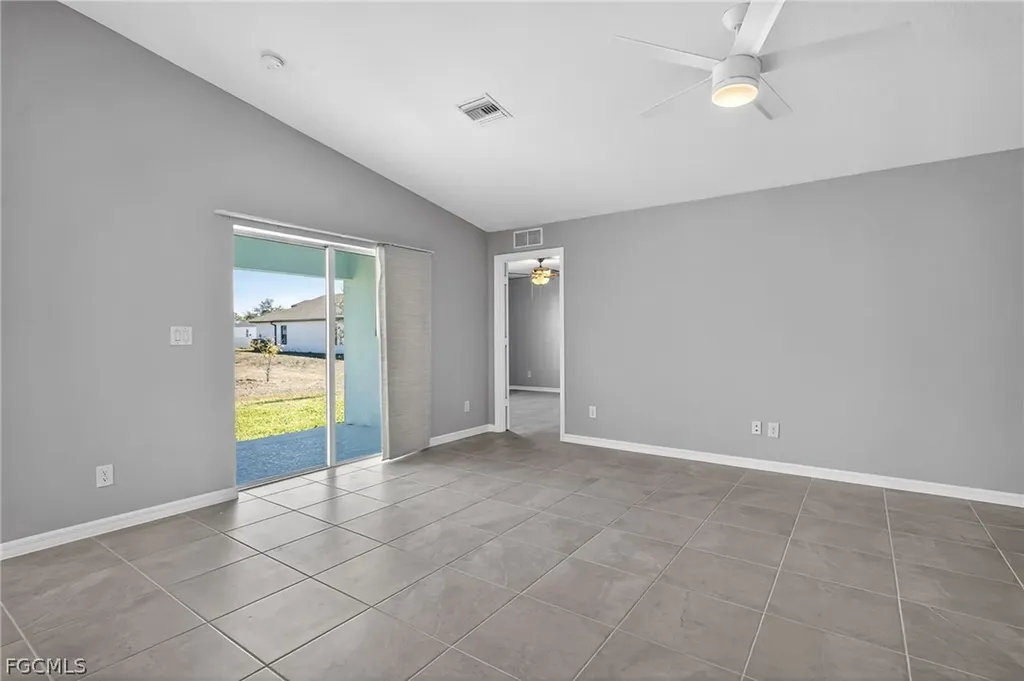 2925 NE 4th Place Cape Coral FL 33909