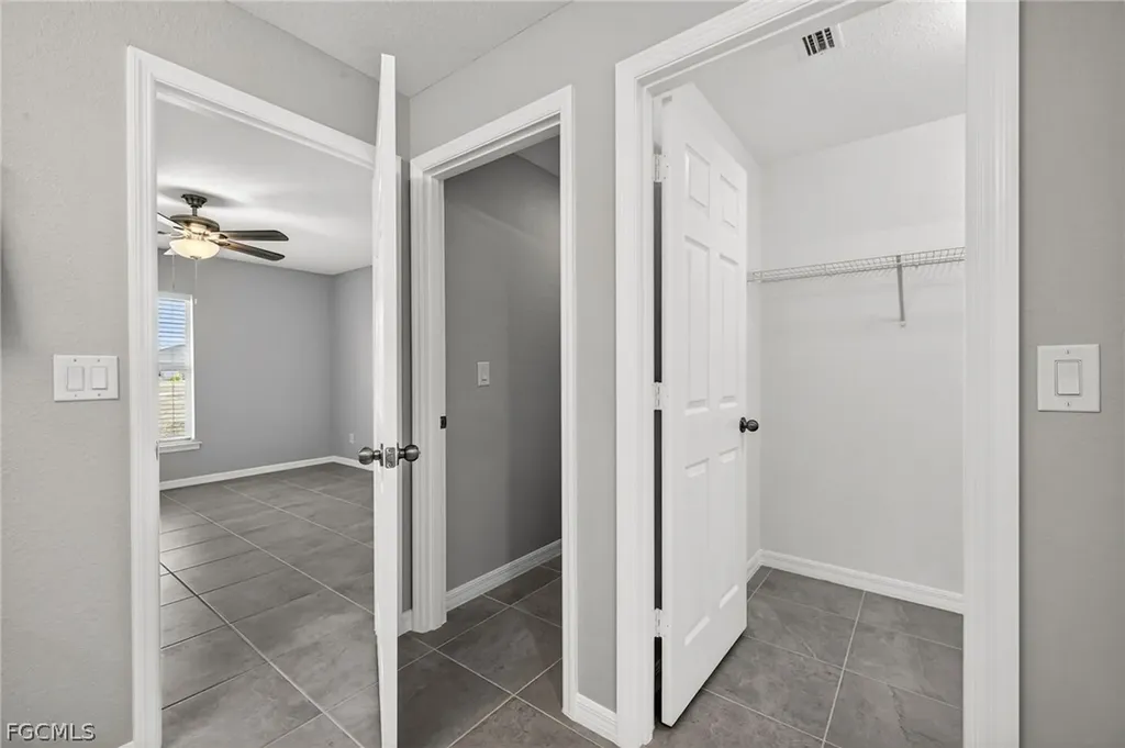 2925 NE 4th Place Cape Coral FL 33909