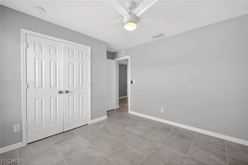2925 NE 4th Place Cape Coral FL 33909