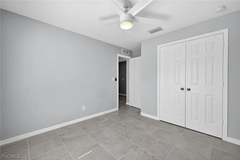 2925 NE 4th Place Cape Coral FL 33909