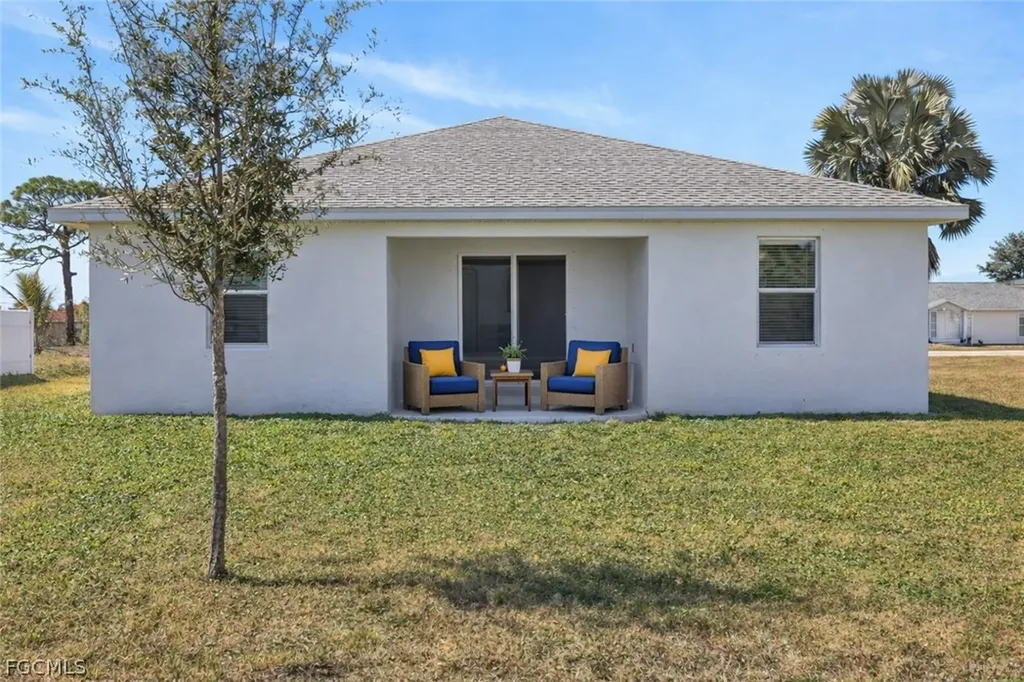 2925 NE 4th Place Cape Coral FL 33909