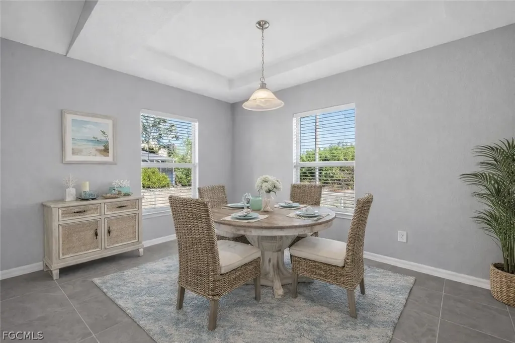 2925 NE 4th Place Cape Coral FL 33909