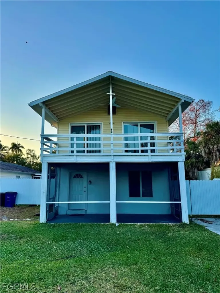 7123 Shannon Boulevard Fort Myers FL 33908