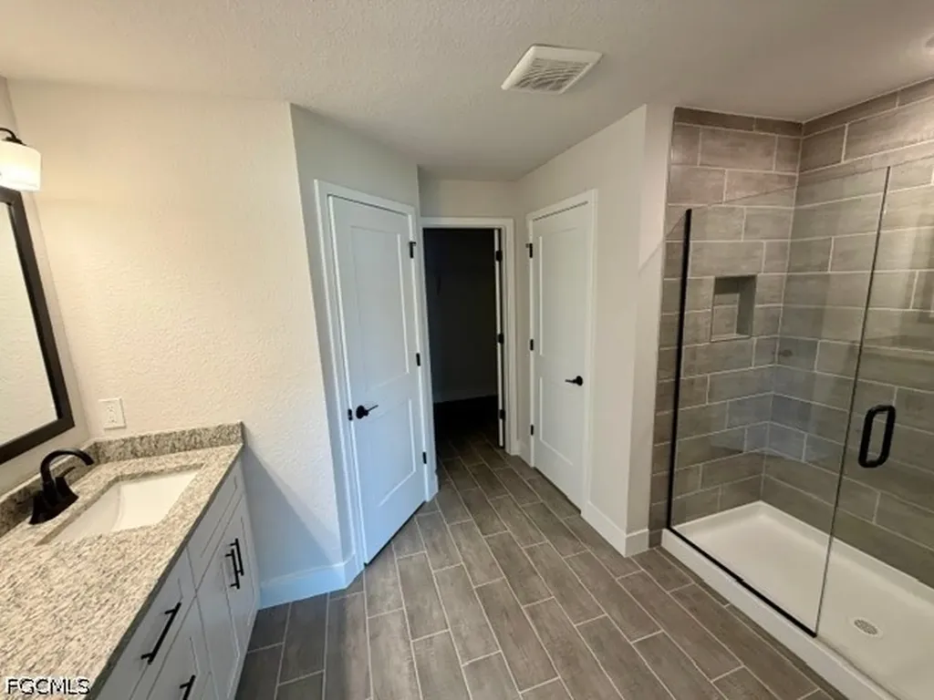 3908 NW 34th Avenue Cape Coral FL 33993