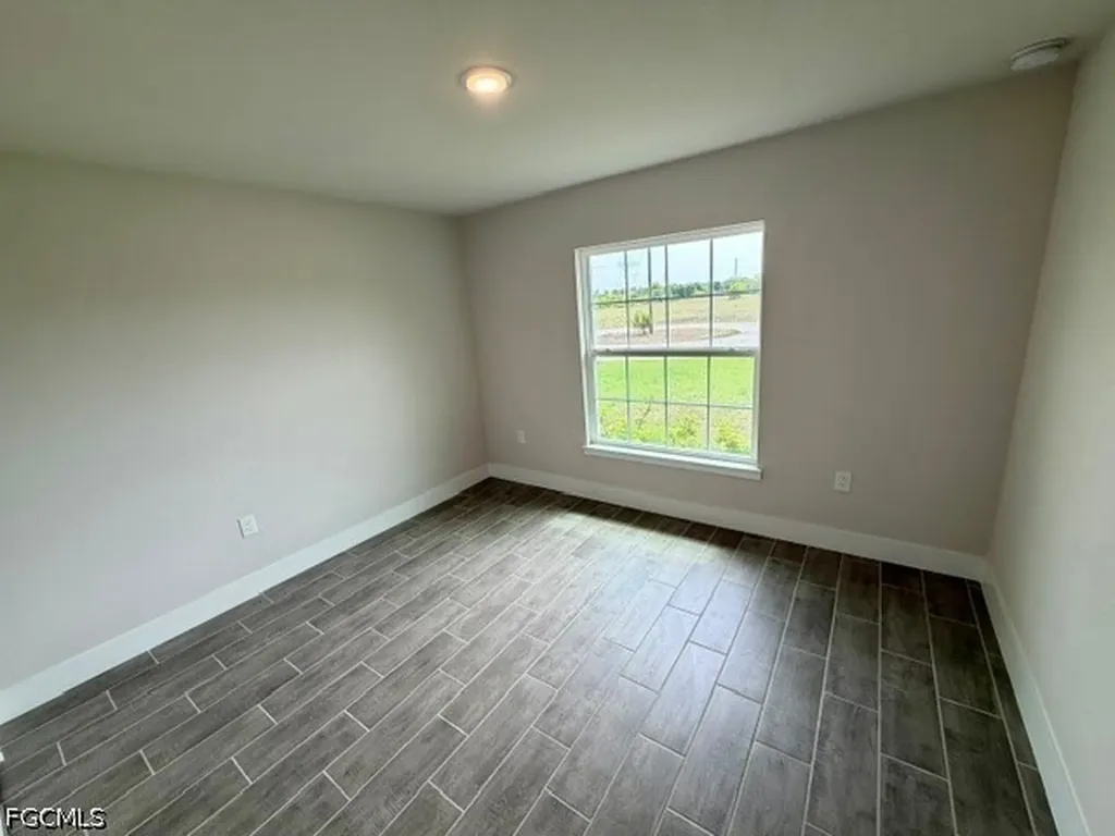 3908 NW 34th Avenue Cape Coral FL 33993
