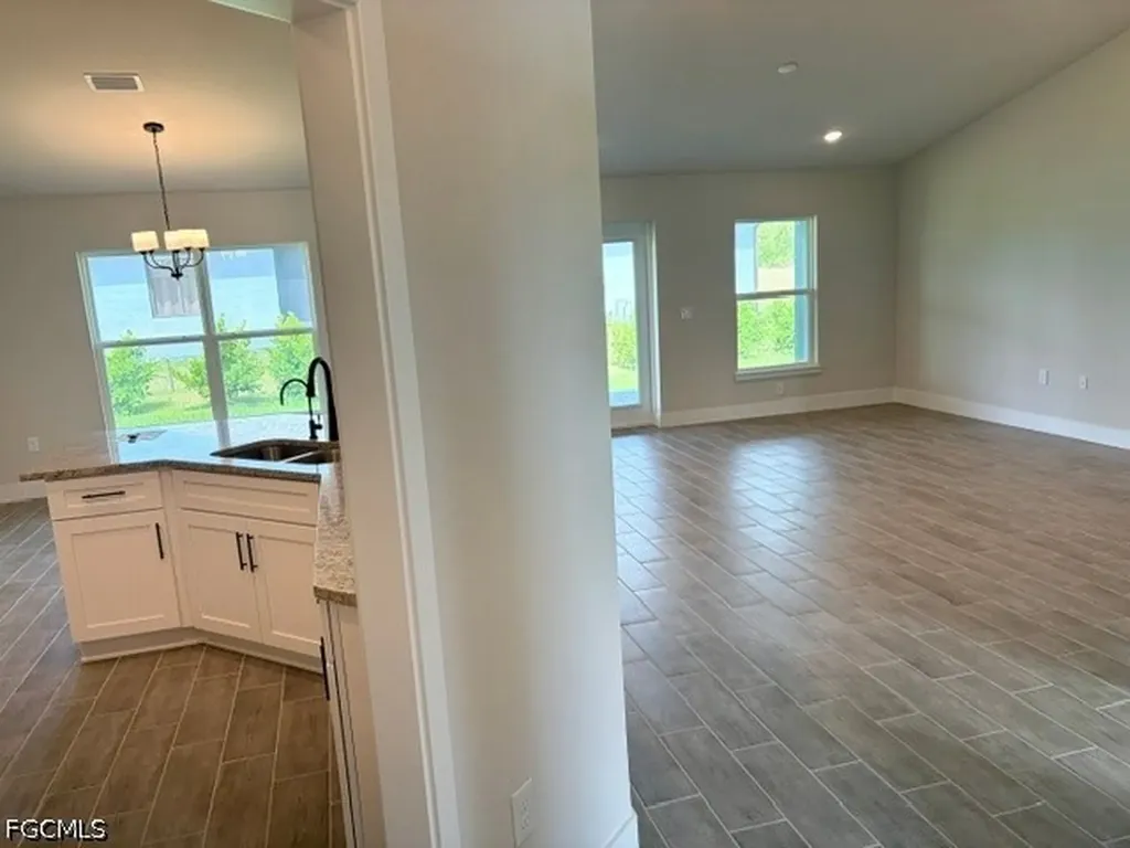 3908 NW 34th Avenue Cape Coral FL 33993