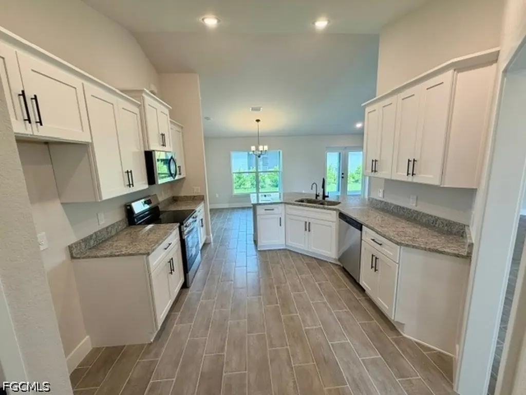 3908 NW 34th Avenue Cape Coral FL 33993