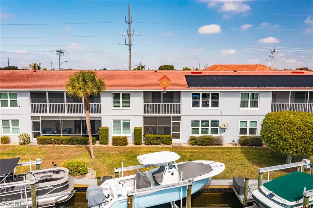 208 Cape Coral Parkway E Cape Coral FL 33904