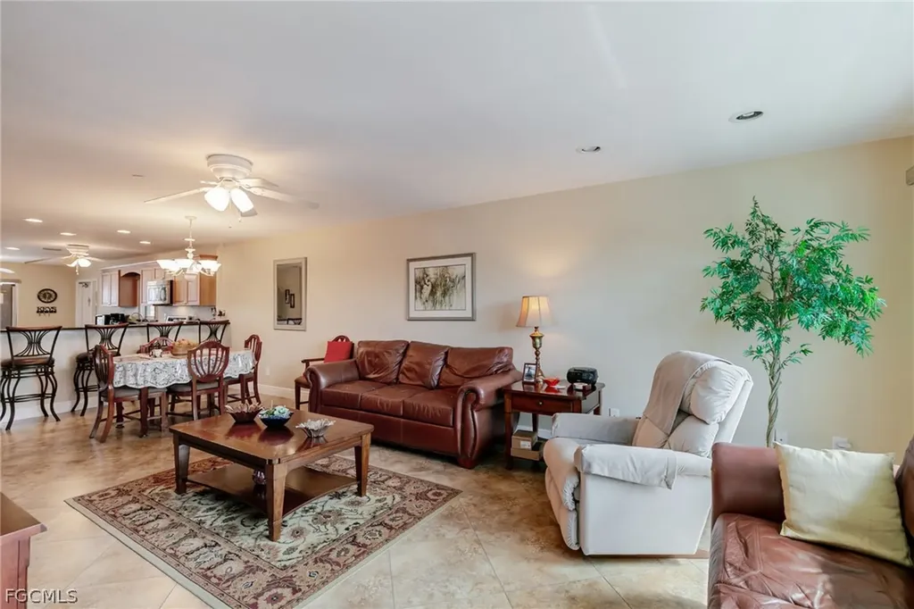 208 Cape Coral Parkway E Cape Coral FL 33904