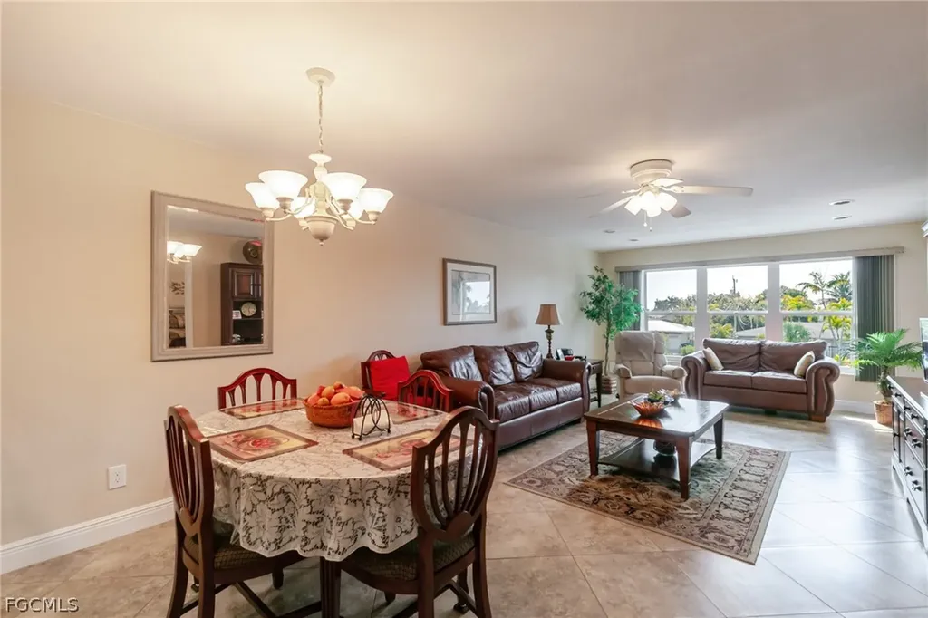 208 Cape Coral Parkway E Cape Coral FL 33904