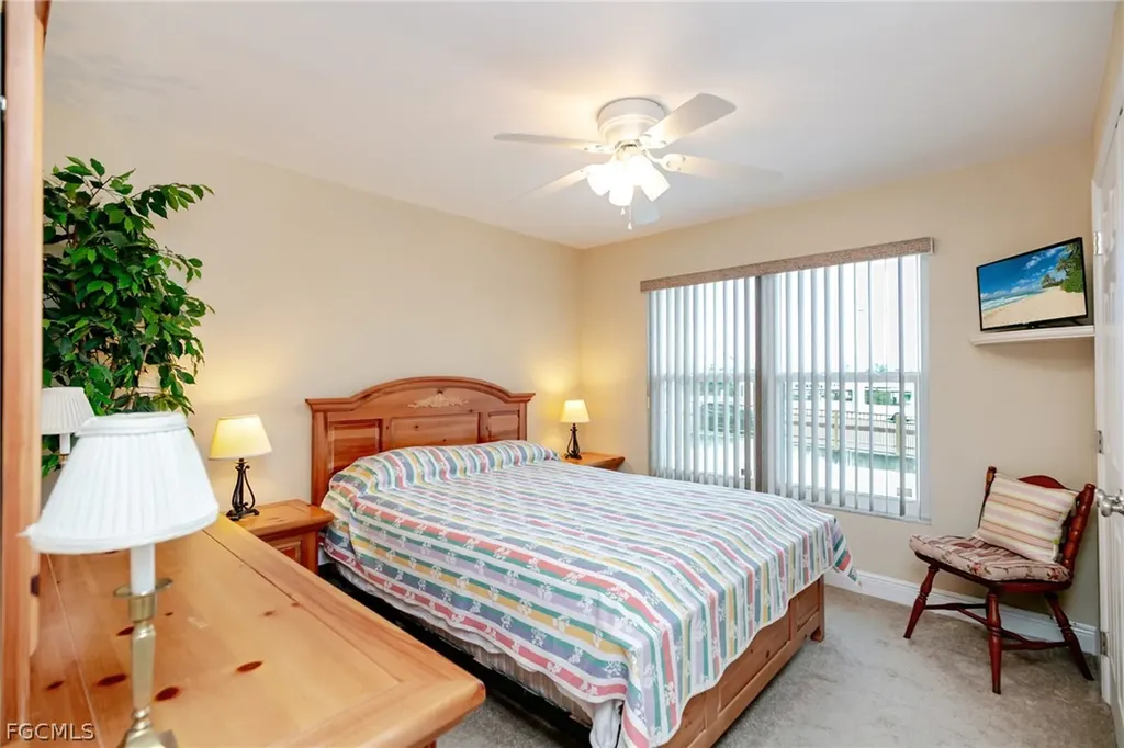 208 Cape Coral Parkway E Cape Coral FL 33904
