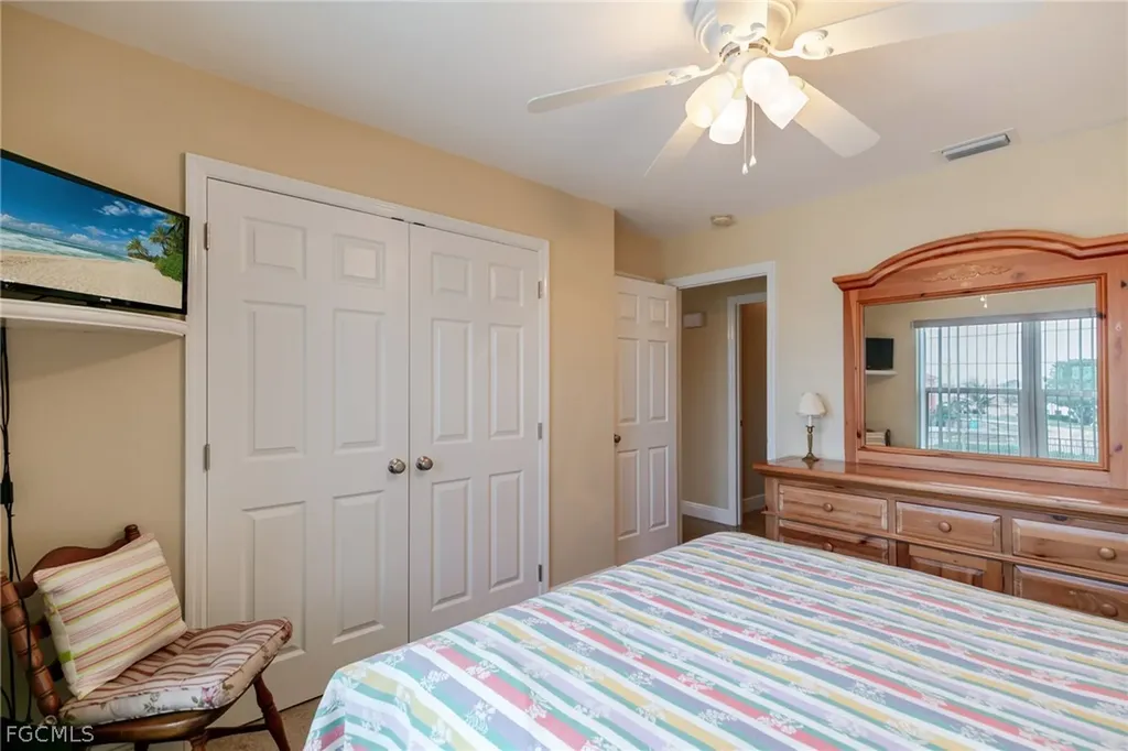 208 Cape Coral Parkway E Cape Coral FL 33904