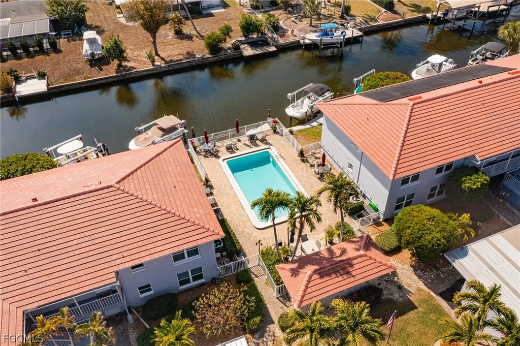 208 Cape Coral Parkway E Cape Coral FL 33904