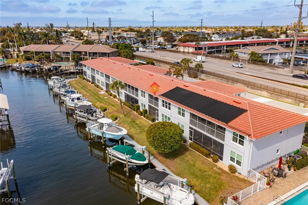 208 Cape Coral Parkway E Cape Coral FL 33904