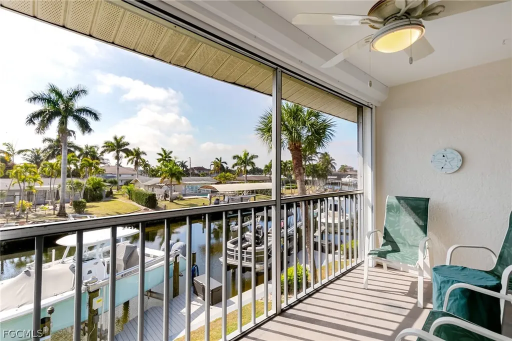 208 Cape Coral Parkway E Cape Coral FL 33904