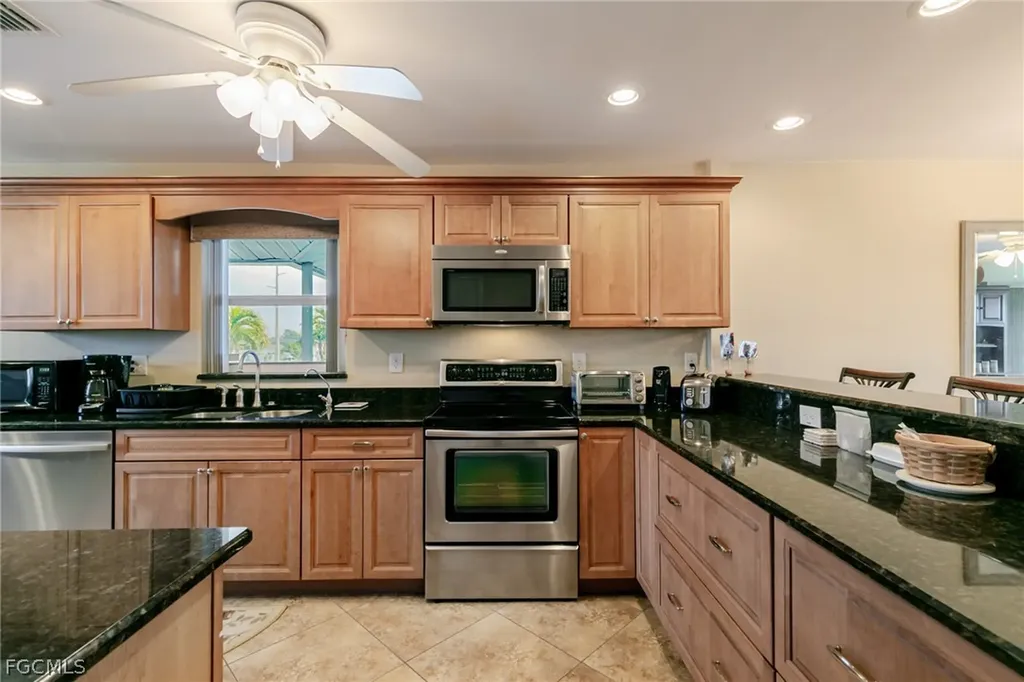 208 Cape Coral Parkway E Cape Coral FL 33904