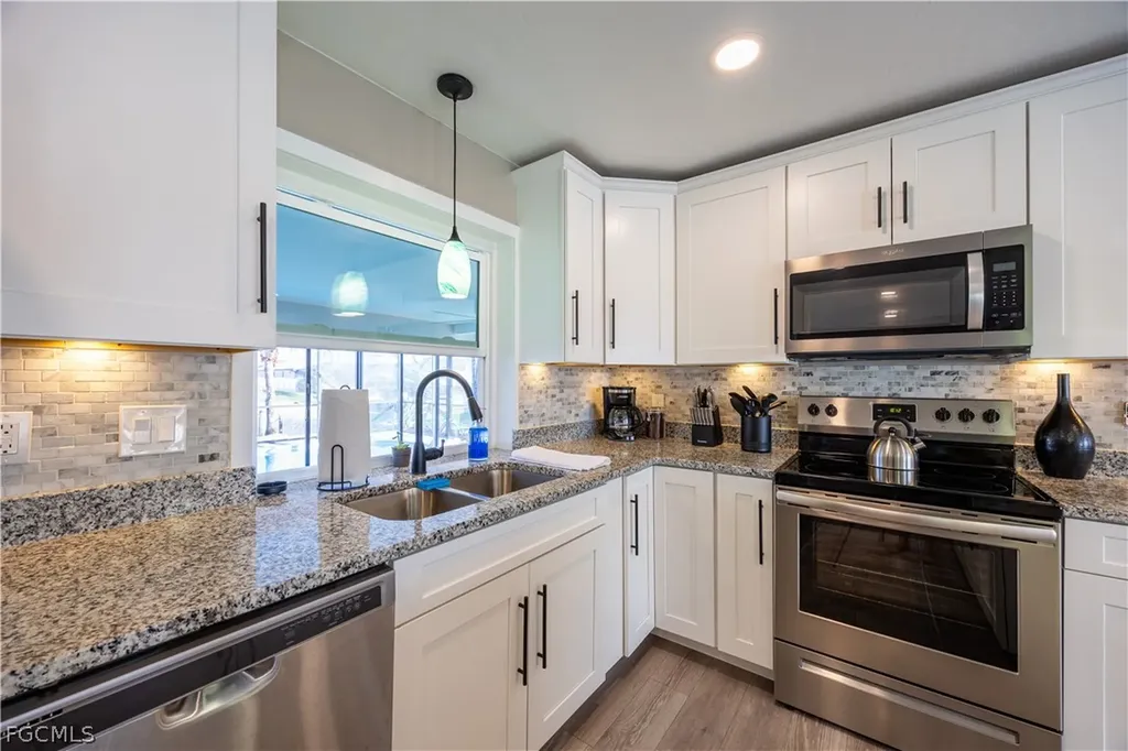 4125 SW 5th Place Cape Coral FL 33914