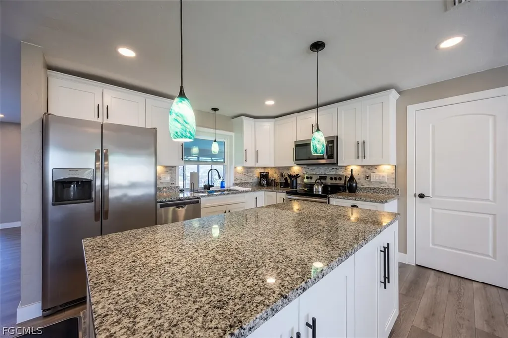 4125 SW 5th Place Cape Coral FL 33914