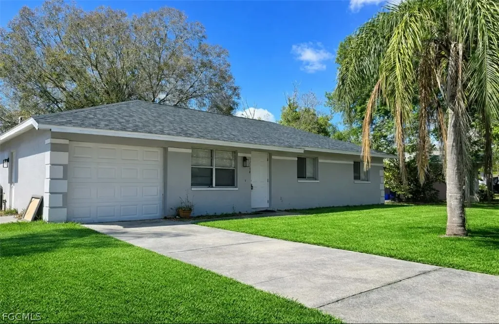 12274 1st Street Fort Myers FL 33905