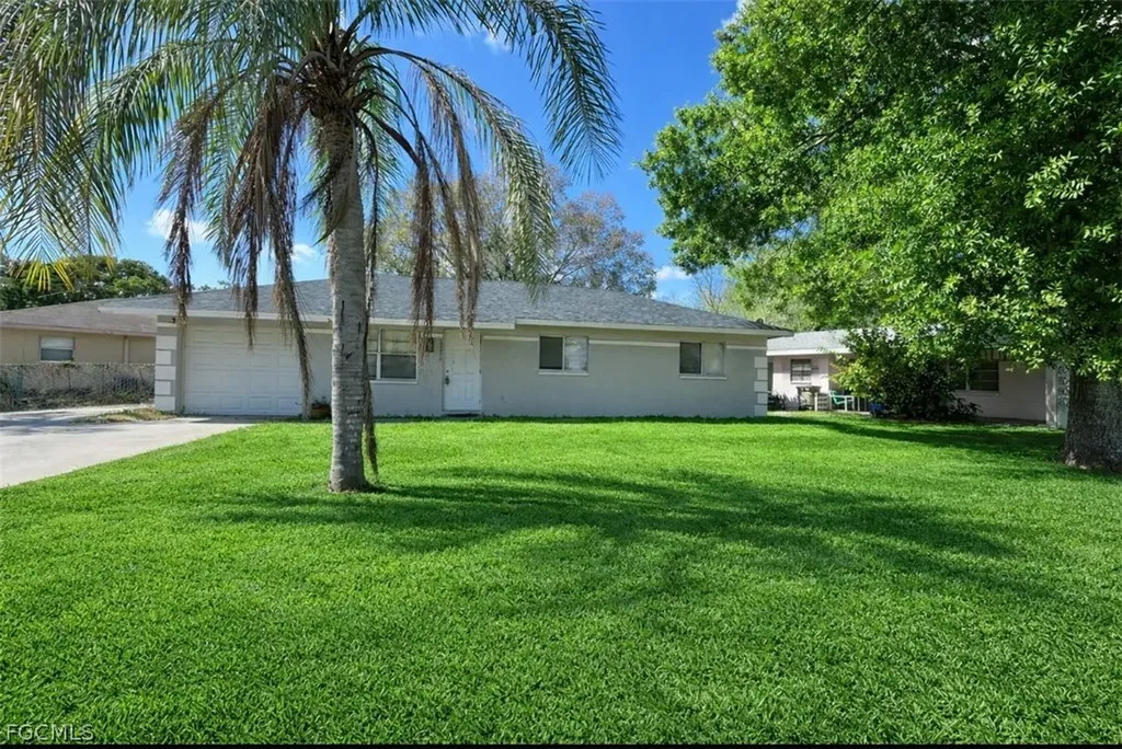 12274 1st Street Fort Myers FL 33905