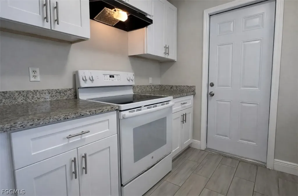 12274 1st Street Fort Myers FL 33905