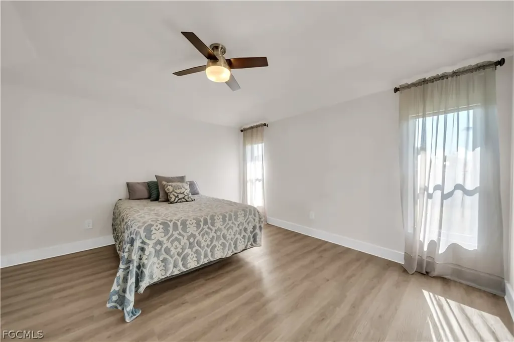 4610 SW 9th Place Cape Coral FL 33914