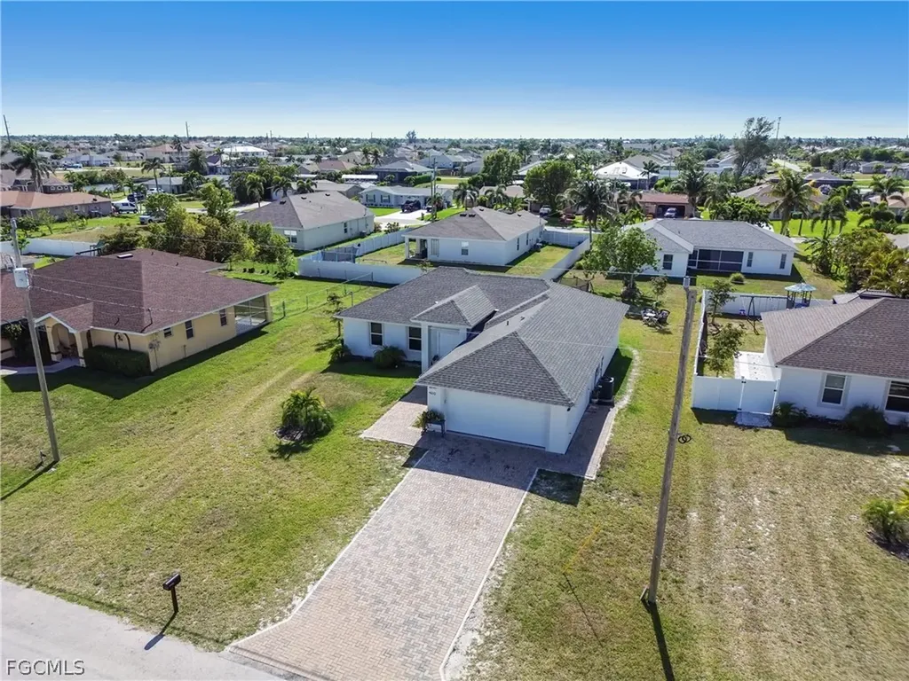 4610 SW 9th Place Cape Coral FL 33914