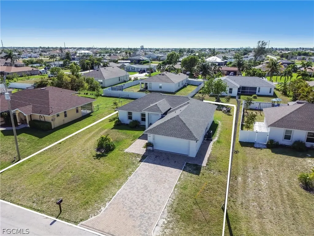 4610 SW 9th Place Cape Coral FL 33914