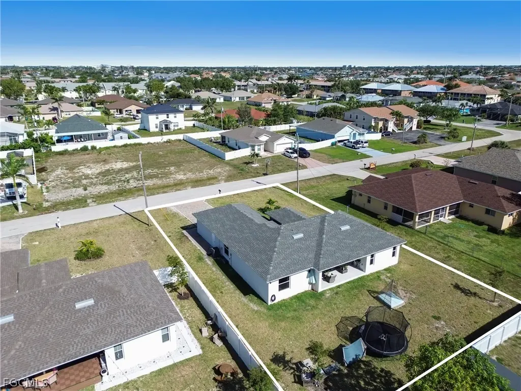 4610 SW 9th Place Cape Coral FL 33914