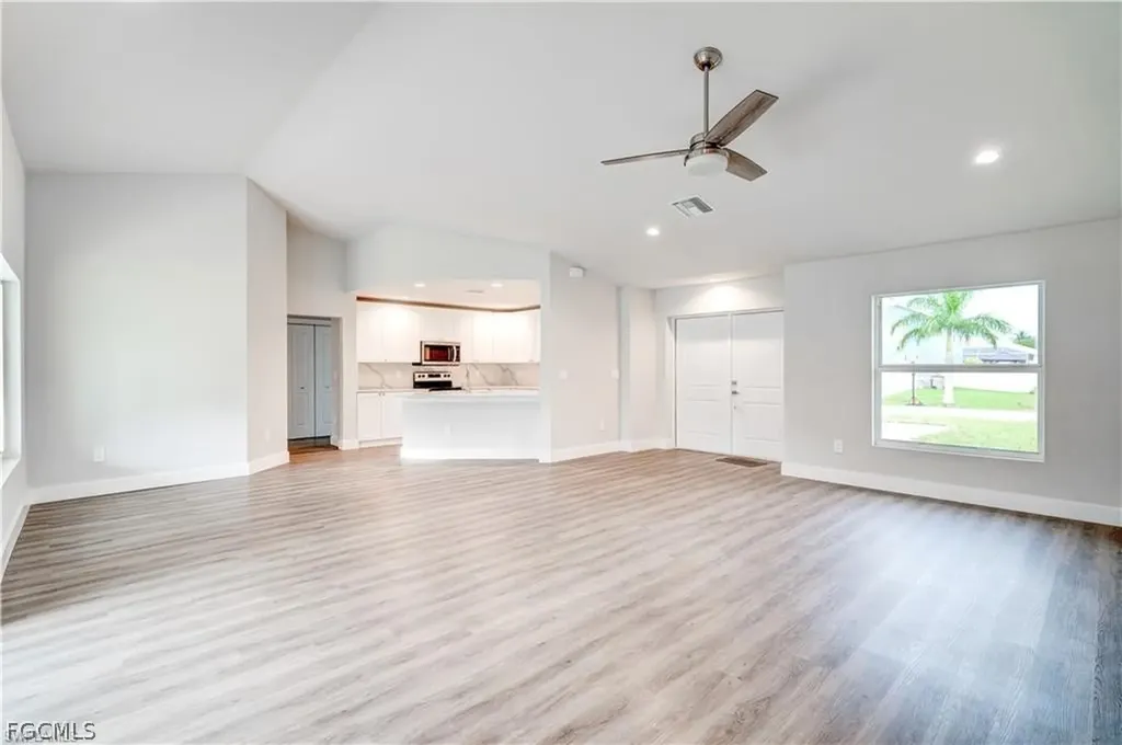 4610 SW 9th Place Cape Coral FL 33914