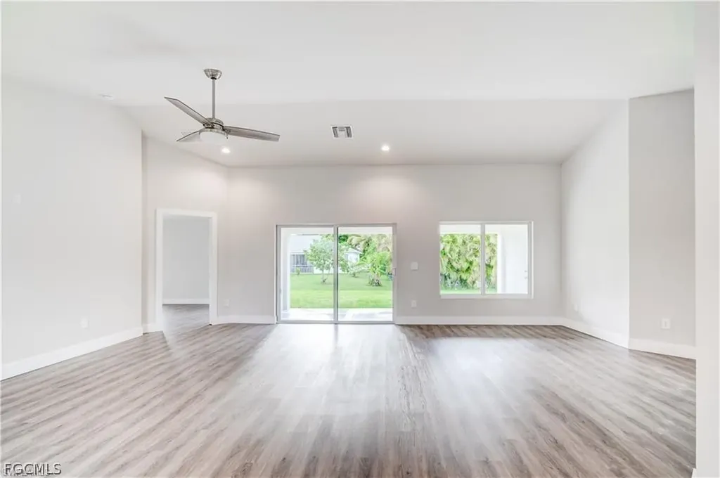 4610 SW 9th Place Cape Coral FL 33914