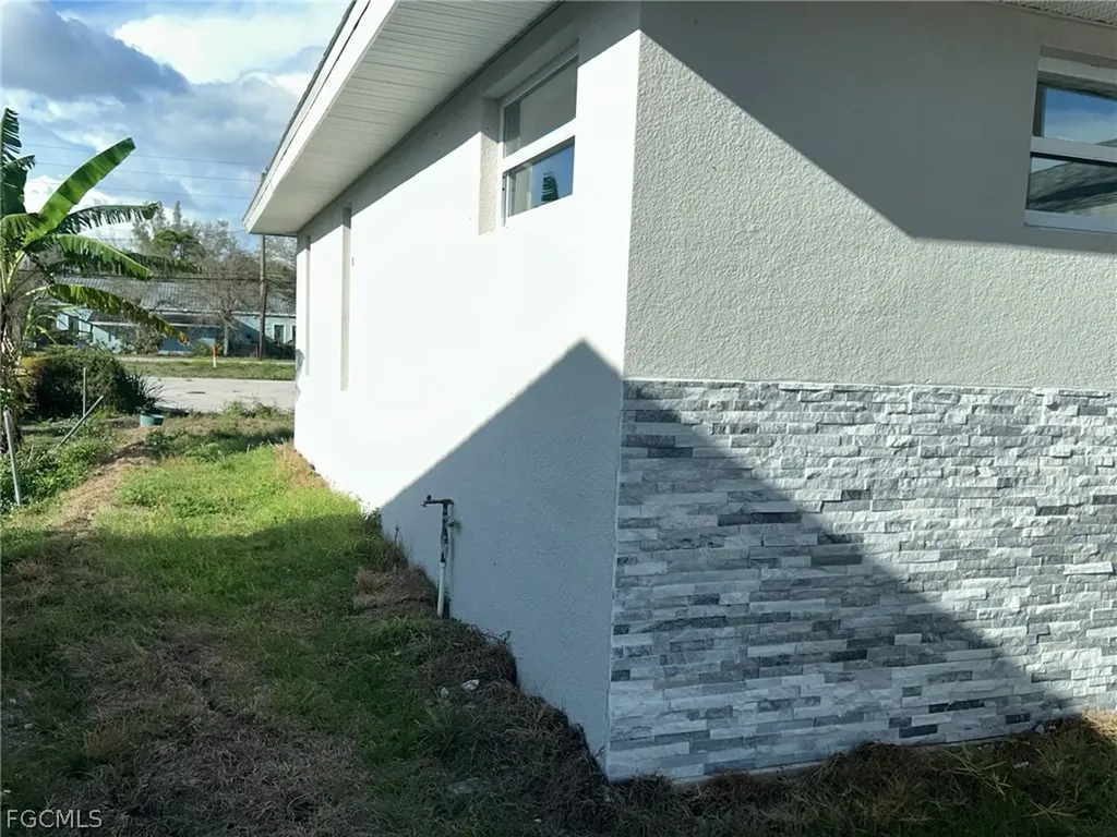 3027 2nd Street Fort Myers FL 33916