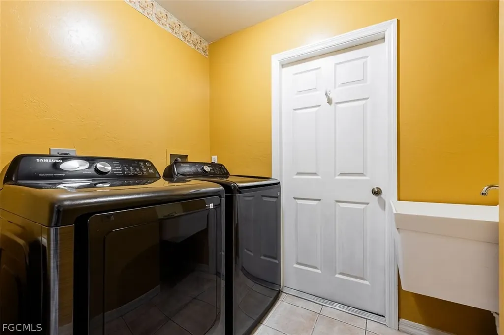 719 Zebu Place Fort Myers FL 33913