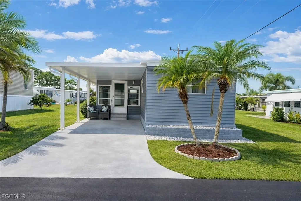 806 Homefolks Street North Fort Myers FL 33917