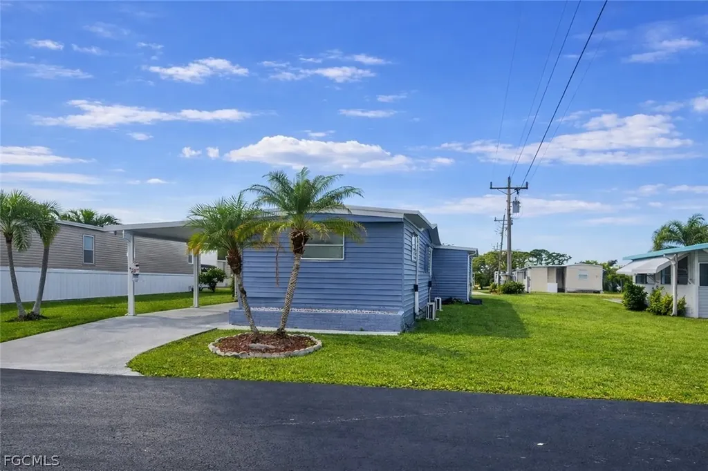 806 Homefolks Street North Fort Myers FL 33917