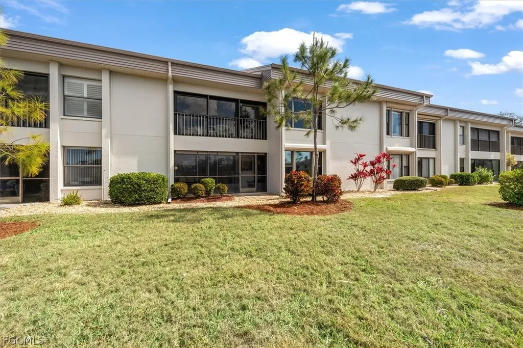 5825 Trailwinds Drive Fort Myers FL 33907