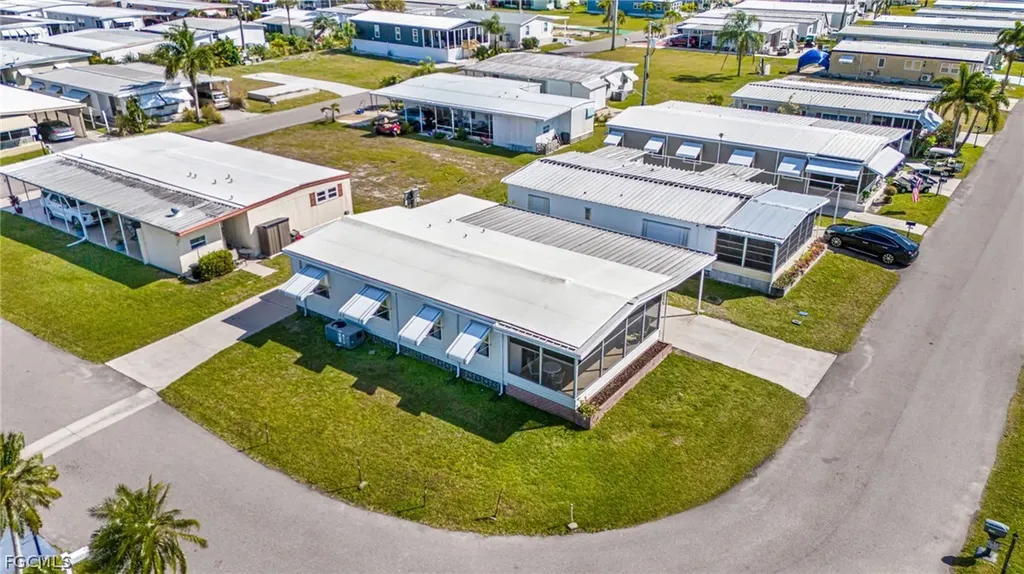 5634 Captain John Smith Loop North Fort Myers FL 33917