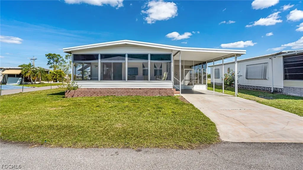 5634 Captain John Smith Loop North Fort Myers FL 33917