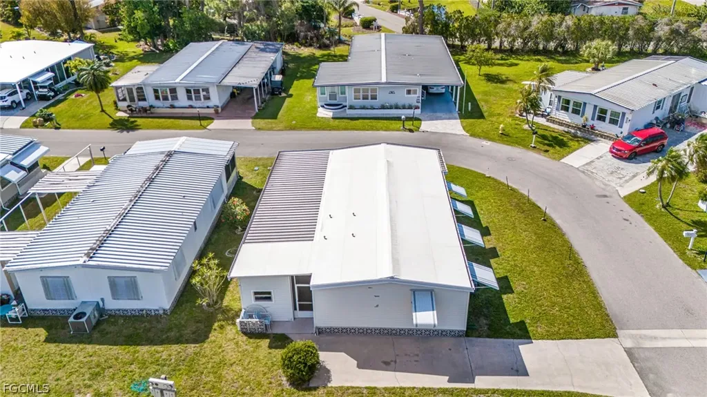 5634 Captain John Smith Loop North Fort Myers FL 33917